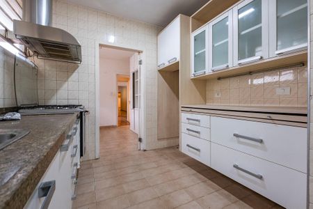 Cozinha de casa à venda com 3 quartos, 300m² em Alto de Pinheiros, São Paulo