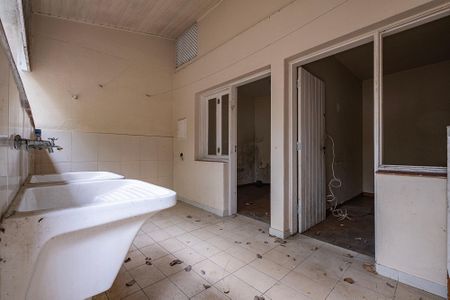 Quintal de casa à venda com 3 quartos, 300m² em Alto de Pinheiros, São Paulo