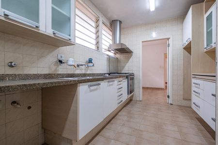 Cozinha de casa à venda com 3 quartos, 300m² em Alto de Pinheiros, São Paulo
