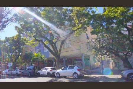 Fachada  de apartamento para alugar com 2 quartos, 75m² em Auxiliadora, Porto Alegre