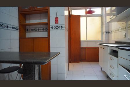 Cozinha  de apartamento para alugar com 2 quartos, 75m² em Auxiliadora, Porto Alegre