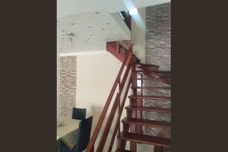 Casa para alugar com 200m², 4 quartos e 5 vagas Casa para alugar com 200m², 4 quartos e 5 vagasCorredor