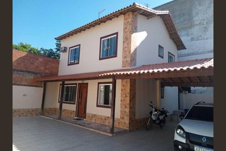 Casa para alugar com 200m², 4 quartos e 5 vagas Casa para alugar com 200m², 4 quartos e 5 vagasFachada