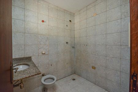 Casa para alugar com 160m², 3 quartos e 6 vagas Casa para alugar com 160m², 3 quartos e 6 vagasBanheiro da Suíte