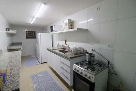 Cozinha de kitnet/studio para alugar com 1 quarto, 22m² em Vila Butantã, São Paulo
