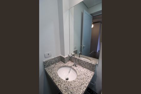 Banheiro de kitnet/studio para alugar com 1 quarto, 22m² em Vila Butantã, São Paulo
