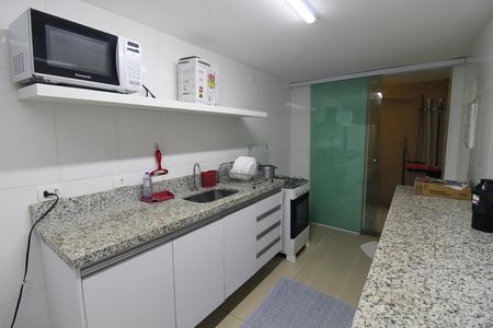 Cozinha de kitnet/studio para alugar com 1 quarto, 22m² em Vila Butantã, São Paulo