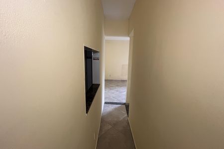 Corredor de apartamento para alugar com 2 quartos, 50m² em Jardim Carioca, Rio de Janeiro