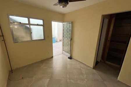 Sala de apartamento para alugar com 2 quartos, 50m² em Jardim Carioca, Rio de Janeiro
