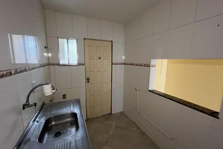 Cozinha de apartamento para alugar com 2 quartos, 50m² em Jardim Carioca, Rio de Janeiro