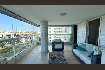 Apartamento para alugar com 200m², 5 quartos e 3 vagas Apartamento para alugar com 200m², 5 quartos e 3 vagasVaranda