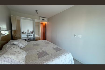 Apartamento para alugar com 200m², 5 quartos e 3 vagas Apartamento para alugar com 200m², 5 quartos e 3 vagasSuíte