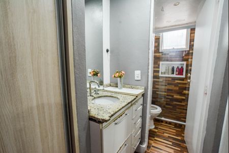 Banheiro de apartamento à venda com 2 quartos, 53m² em Jardim Alvorada, Santo André