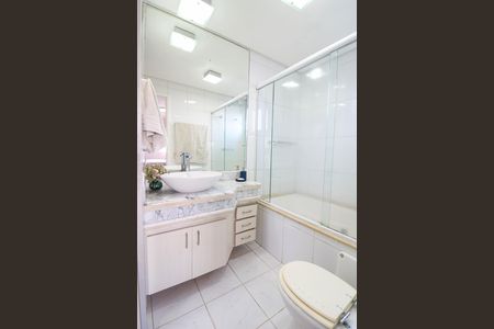 Apartamento à venda com 132m², 3 quartos e 2 vagas Apartamento à venda com 132m², 3 quartos e 2 vagasBanheiro da Suíte 3