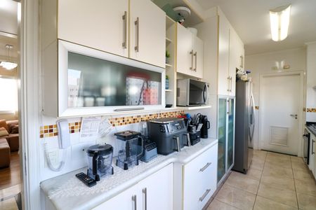 Apartamento à venda com 132m², 3 quartos e 2 vagas Apartamento à venda com 132m², 3 quartos e 2 vagasCozinha