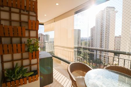 Apartamento à venda com 132m², 3 quartos e 2 vagas Apartamento à venda com 132m², 3 quartos e 2 vagasVaranda
