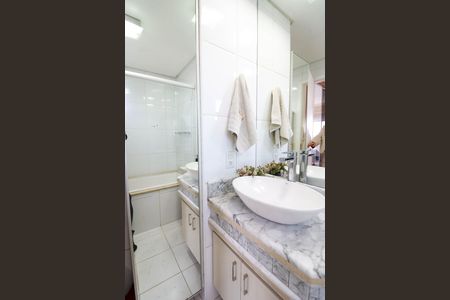 Apartamento à venda com 132m², 3 quartos e 2 vagas Apartamento à venda com 132m², 3 quartos e 2 vagasBanheiro da Suíte 3
