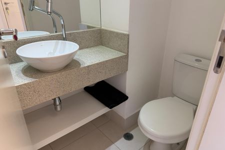 Lavabo de apartamento para alugar com 1 quarto, 47m² em Paquetá, Santos