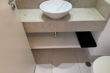 Lavabo de apartamento para alugar com 1 quarto, 47m² em Paquetá, Santos