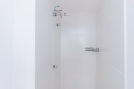 Banheiro de apartamento para alugar com 1 quarto, 17m² em Chácara Inglesa, São Paulo