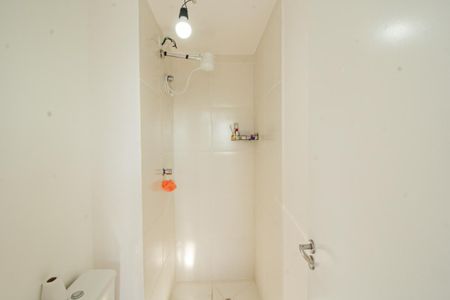Banheiro de kitnet/studio para alugar com 1 quarto, 17m² em Chácara Inglesa, São Paulo