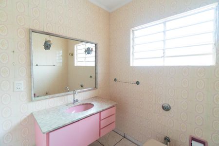 Casa para alugar com 132m², 3 quartos e 2 vagasBanheiro