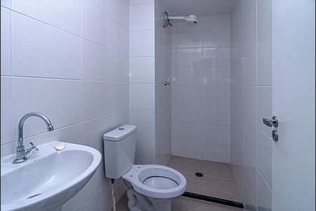 banheiro social_1 de apartamento para alugar com 1 quarto, 25m² em Sacoma, São Paulo