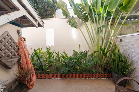 Casa de condomínio para alugar com 77m², 3 quartos e 2 vagas Casa de condomínio para alugar com 77m², 3 quartos e 2 vagasQuintal