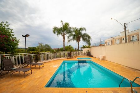 Casa de condomínio para alugar com 77m², 3 quartos e 2 vagas Casa de condomínio para alugar com 77m², 3 quartos e 2 vagasÁrea comum - Piscina