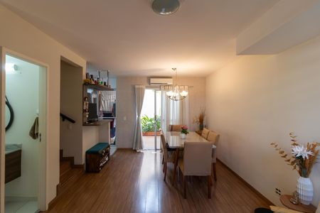 Casa de condomínio para alugar com 77m², 3 quartos e 2 vagas Casa de condomínio para alugar com 77m², 3 quartos e 2 vagasv
