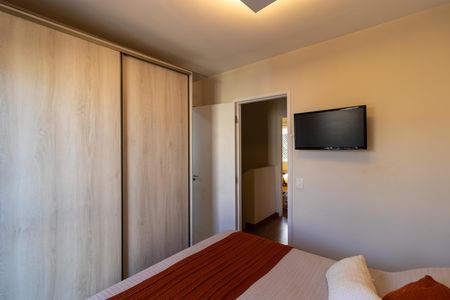 Casa de condomínio para alugar com 77m², 3 quartos e 2 vagas Casa de condomínio para alugar com 77m², 3 quartos e 2 vagasSuíte
