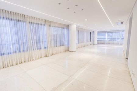 Apartamento à venda com 311m², 4 quartos e 4 vagas Apartamento à venda com 311m², 4 quartos e 4 vagassala 2 ambientes