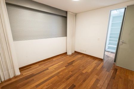 Apartamento à venda com 311m², 4 quartos e 4 vagas Apartamento à venda com 311m², 4 quartos e 4 vagasquarto 3 / suite e closet