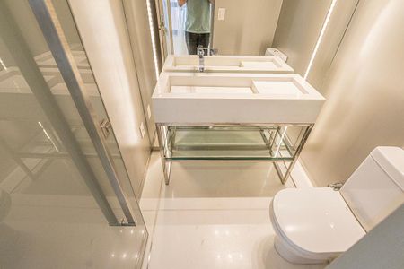 Apartamento à venda com 311m², 4 quartos e 4 vagas Apartamento à venda com 311m², 4 quartos e 4 vagaslavabo