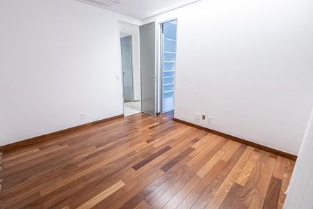 Apartamento à venda com 311m², 4 quartos e 4 vagas Apartamento à venda com 311m², 4 quartos e 4 vagasquarto 4 / suite e closet