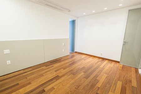 Apartamento à venda com 311m², 4 quartos e 4 vagas Apartamento à venda com 311m², 4 quartos e 4 vagasquarto 1 / suite e closet
