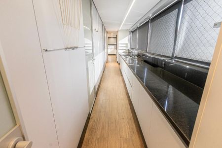 Apartamento à venda com 311m², 4 quartos e 4 vagas Apartamento à venda com 311m², 4 quartos e 4 vagasarea de serviço