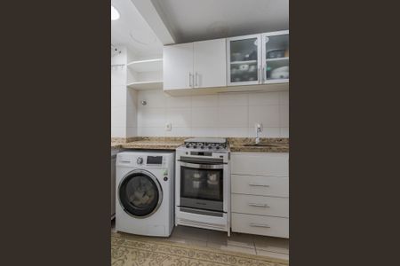 Apartamento à venda com 55m², 2 quartos e 2 vagas Apartamento à venda com 55m², 2 quartos e 2 vagasCozinha e Área de Serviço