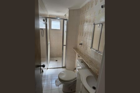 Banheiro de apartamento à venda com 2 quartos, 58m² em Vila Marari, São Paulo