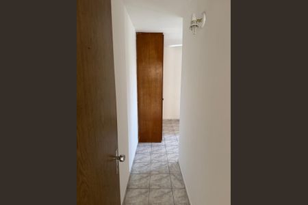 Corredor de apartamento à venda com 2 quartos, 58m² em Vila Marari, São Paulo