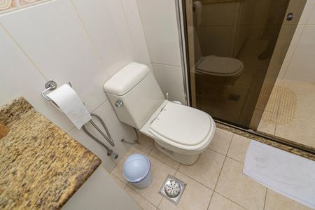 Apartamento à venda com 70m², 3 quartos e sem vaga Apartamento à venda com 70m², 3 quartos e sem vagaBanheiro