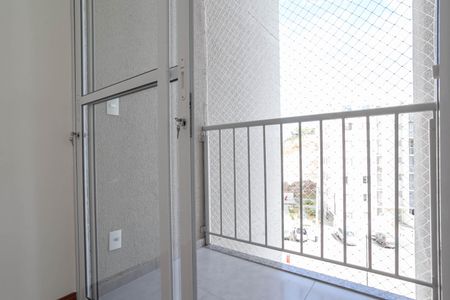 Varanda da sala de apartamento à venda com 2 quartos, 48m² em Palmares, Belo Horizonte