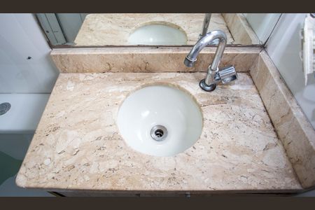 Banheiro de apartamento para alugar com 2 quartos, 42m² em Serraria, Diadema