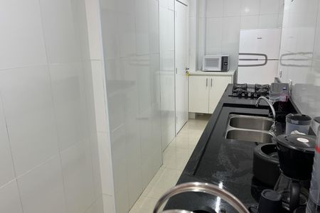 Apartamento para alugar com 93m², 2 quartos e sem vagaCozinha e Área de Serviço