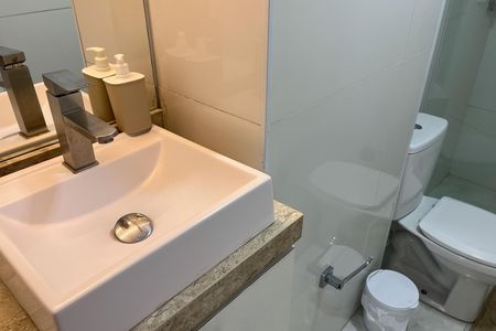 Banheiro de apartamento para alugar com 2 quartos, 93m² em Gonzaga, Santos