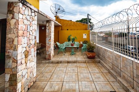 Casa à venda com 6 quartos, 300m² em Renascença, Belo Horizonte