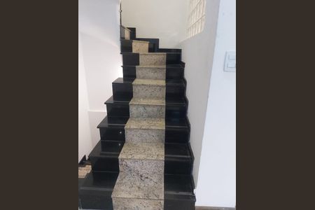 Casa à venda com 5 quartos, 260m² em Vila Rosalia, Guarulhos