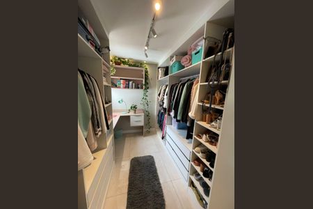 Apartamento à venda com 51m², 2 quartos e 1 vaga Apartamento à venda com 51m², 2 quartos e 1 vagaCloset