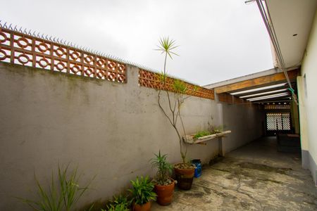 Quintal de casa à venda com 3 quartos, 200m² em Vila Guarani, Santo André