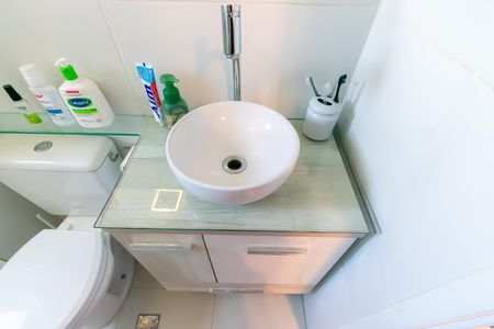 Banheiro de apartamento à venda com 1 quarto, 51m² em Vila Cunha Bueno, São Paulo